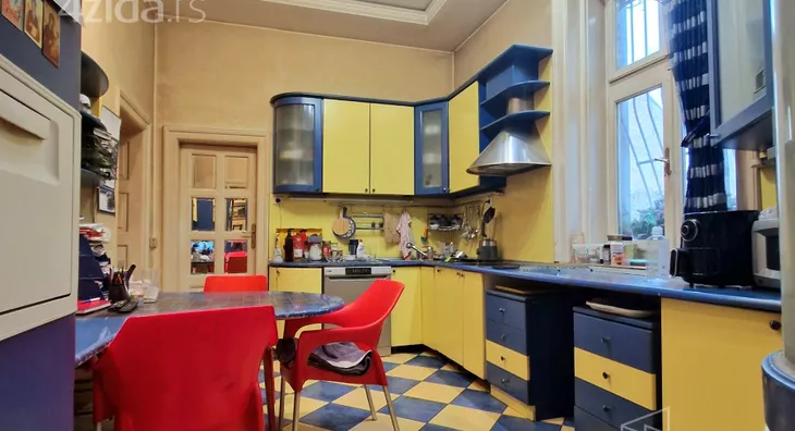 Šestosoban stan | 4zida