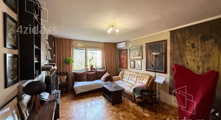 Četvoroiposoban stan | 4zida