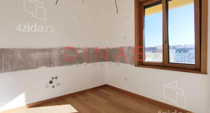 Četvoroiposoban stan | 4zida