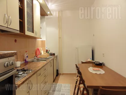 CRVENI KRST | 4zida.rs