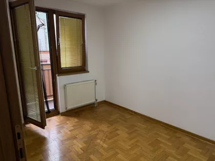Crveni Pevac | 4zida.rs