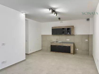 Crveni Krst Vračar | 4zida.rs