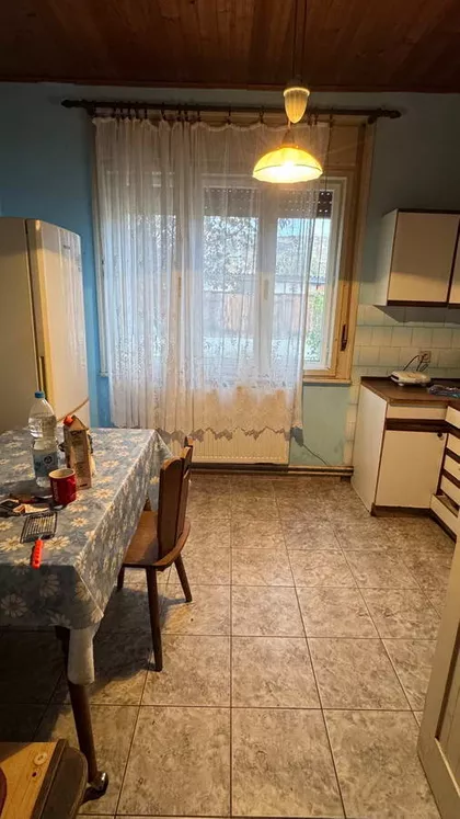 Mala Amerika | 4zida.rs