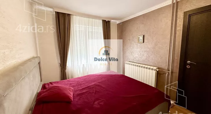 Šestosoban stan | 4zida