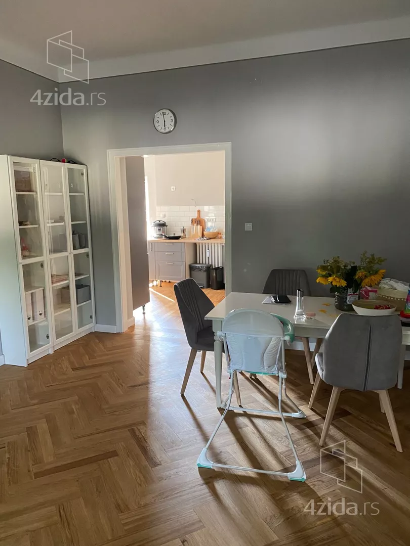 Četvoroiposoban stan | 4zida