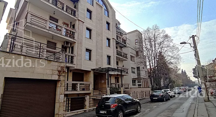 Garaža | 4zida