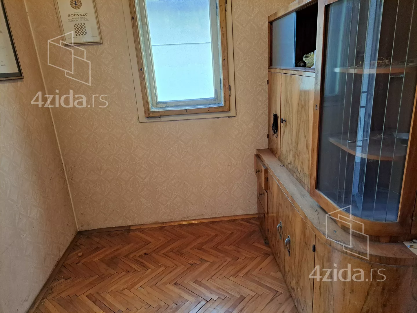 Četvoroiposoban stan | 4zida