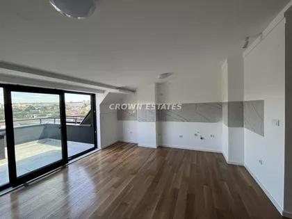 Kraljice  Jelene | 4zida.rs