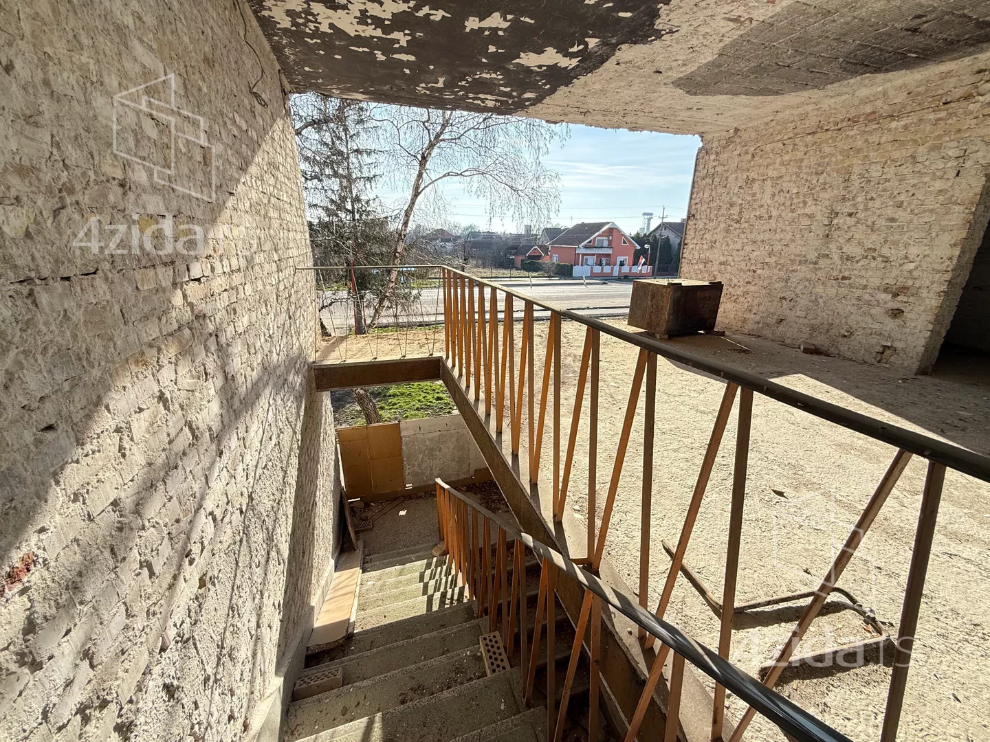 Poslovna zgrada | 4zida