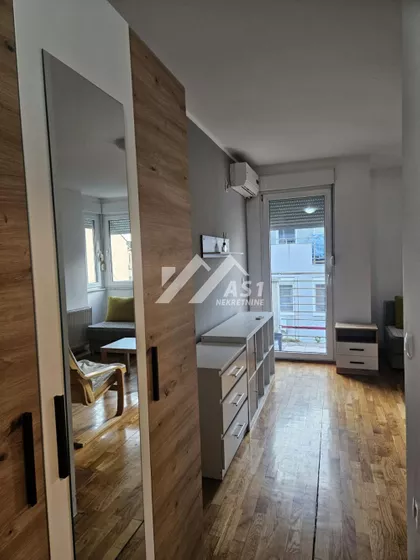 Petra Drapšina | 4zida.rs