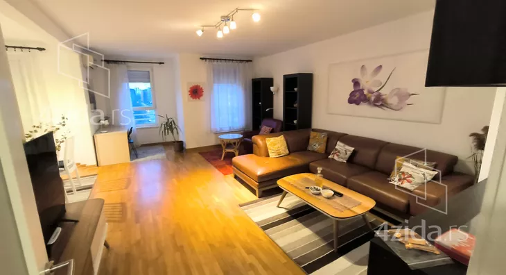 Četvoroiposoban stan | 4zida