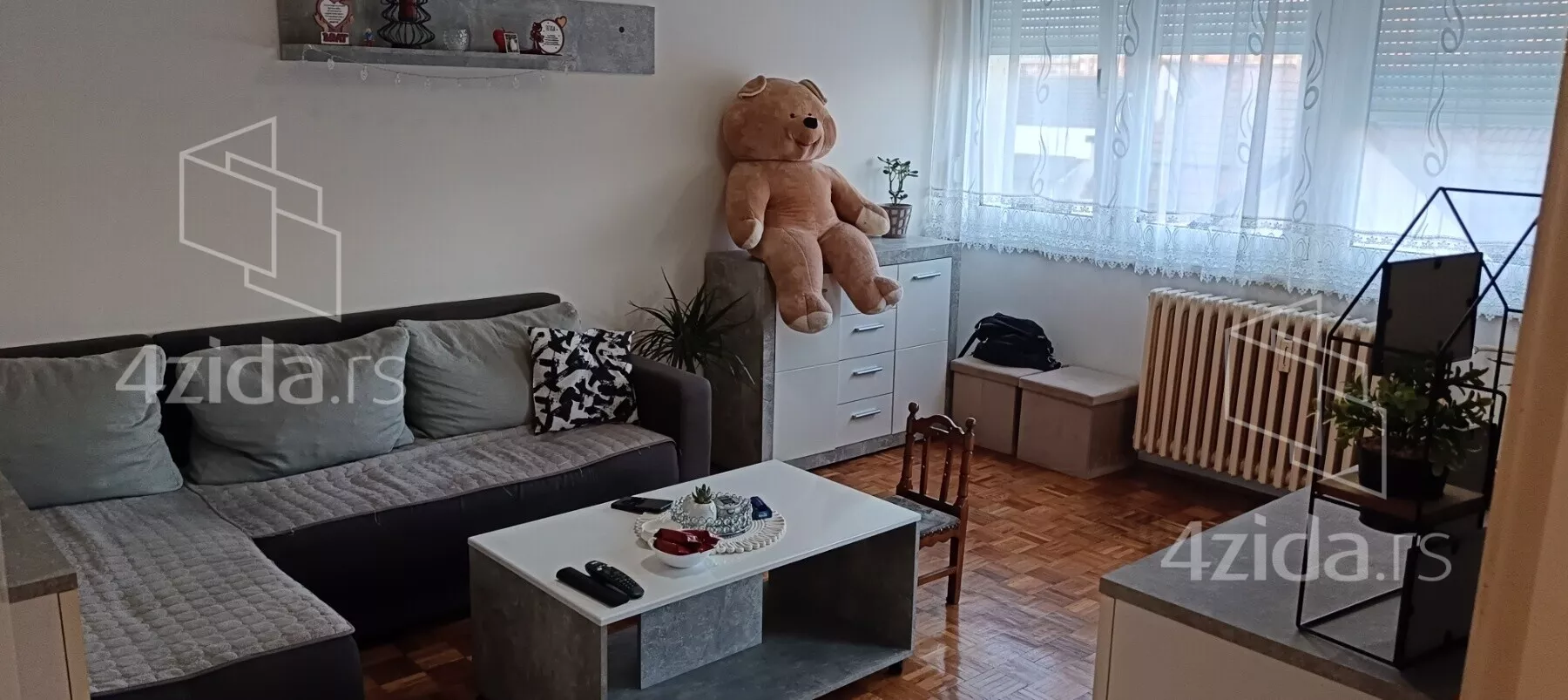 Jednoiposoban stan | 4zida