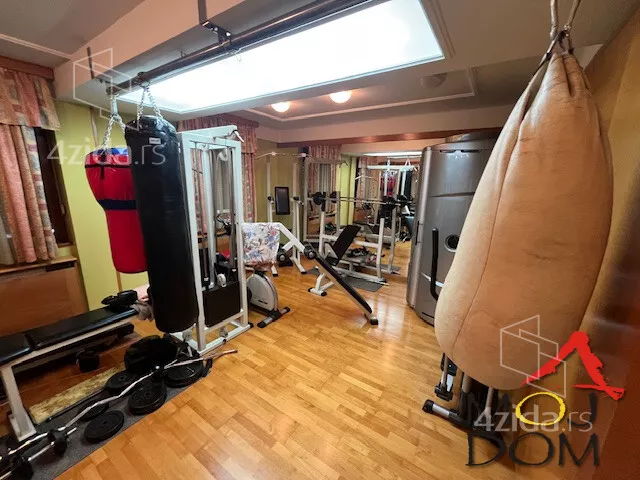 Petosoban stan | 4zida