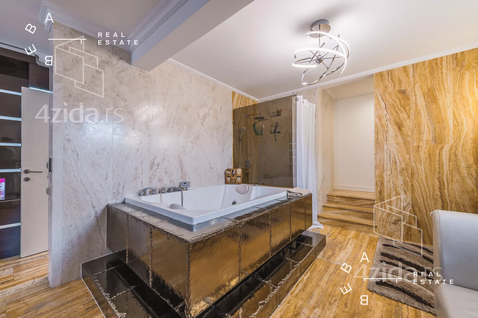 Šestosoban stan | 4zida