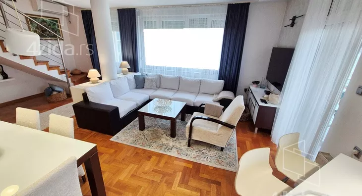 Šestosoban stan | 4zida