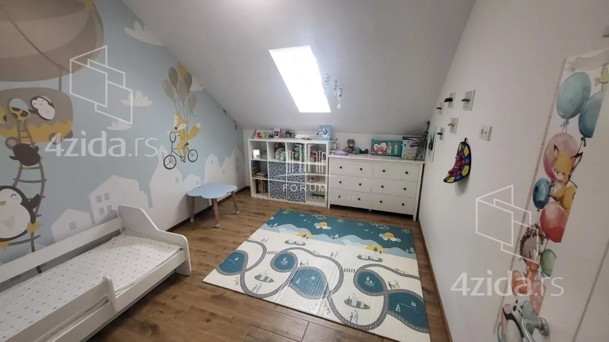 Četvoroiposoban stan | 4zida