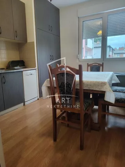 Dr Nika Miljanića | 4zida.rs