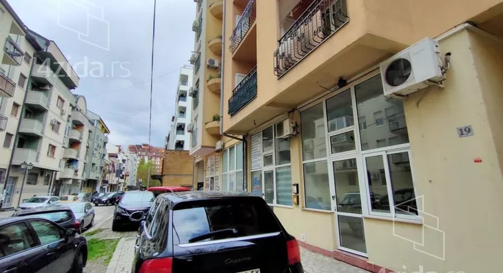 Poslovni prostor | 4zida