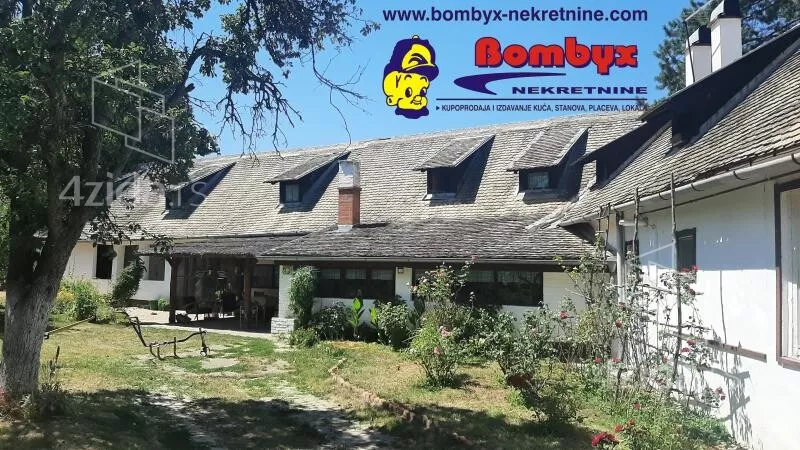 Kuća · 334 m² · Beočin