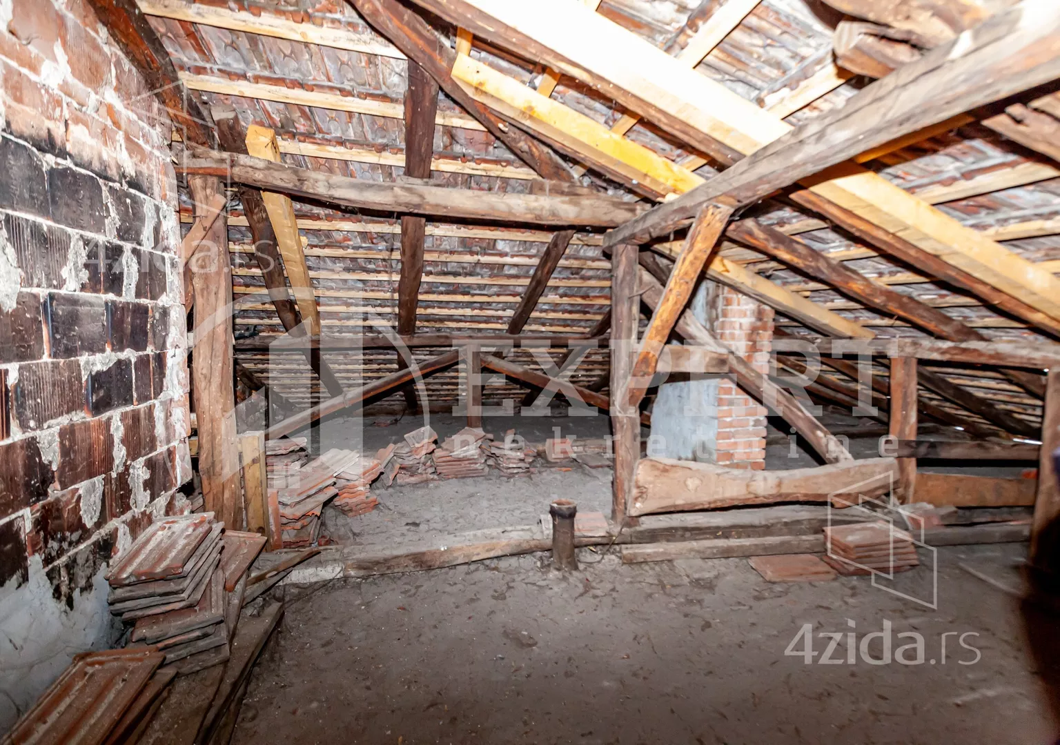 Troiposoban stan | 4zida