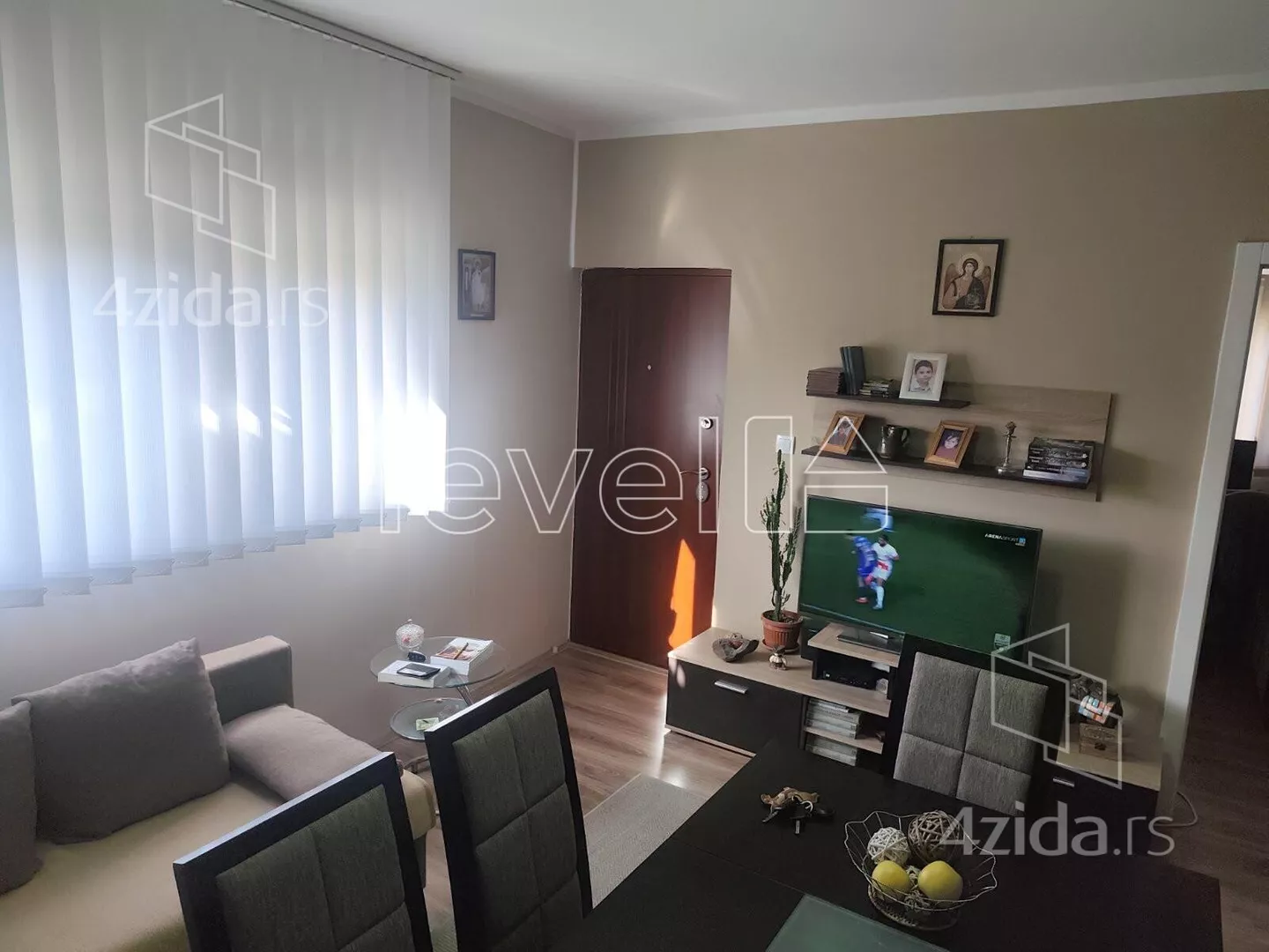 Jednoiposoban stan | 4zida