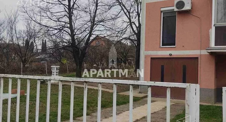 Četvoroiposoban stan | 4zida