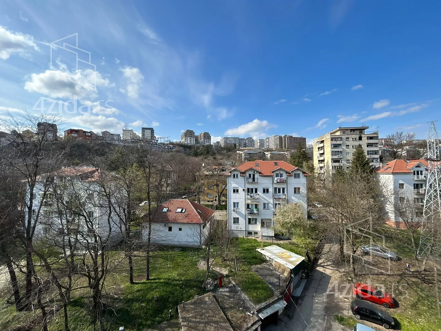 Četvoroiposoban stan | 4zida