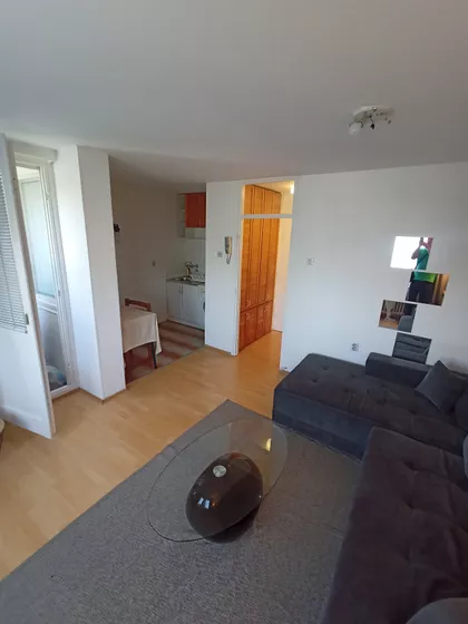 Bulevar Cara Lazara | 4zida.rs