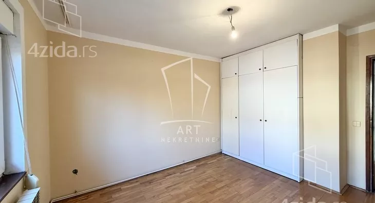 4-etažna kuća | 4zida