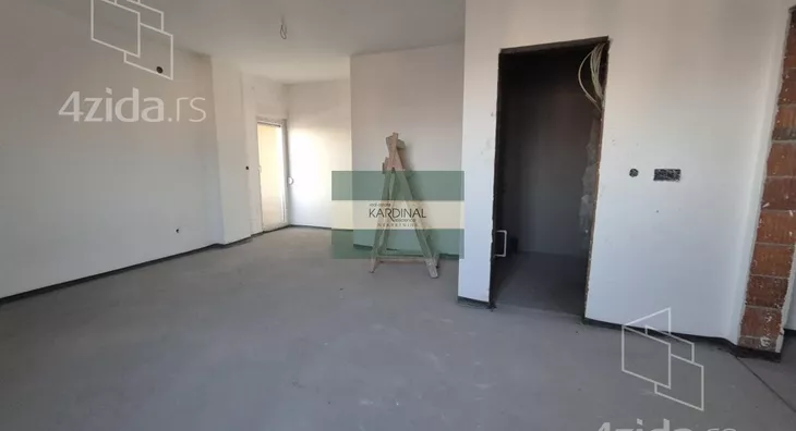 Šestosoban stan | 4zida