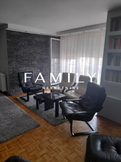 Kaće Dejanović | 4zida.rs