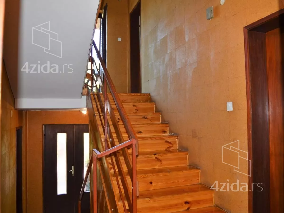 5-etažna kuća | 4zida