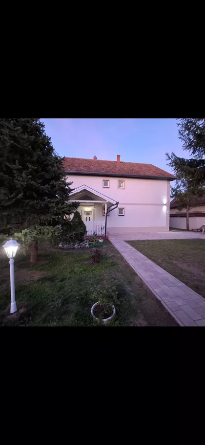 Mali Radanovac | 4zida.rs