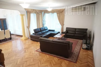DIPLOMATSKA KOLONIJA | 4zida.rs