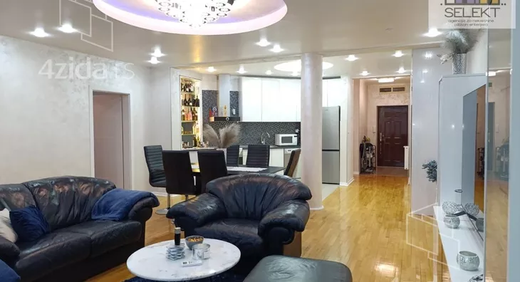 Četvorosoban stan | 4zida