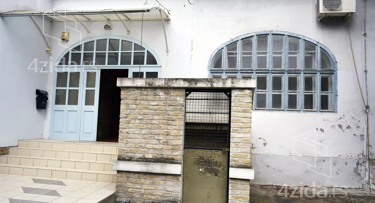 Šestosoban stan | 4zida