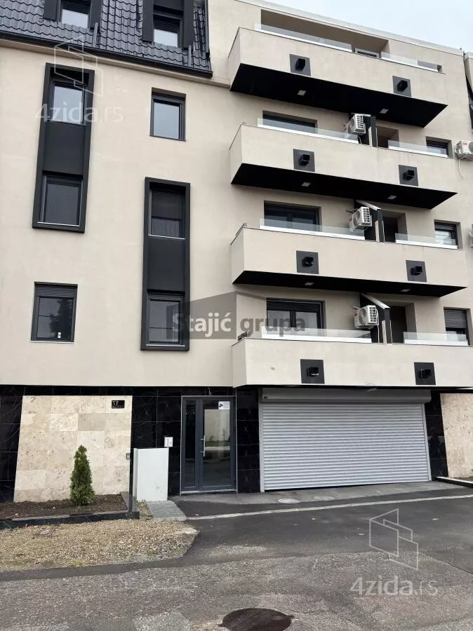 Troiposoban stan | 4zida