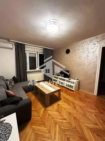 Studentski Trg | 4zida.rs