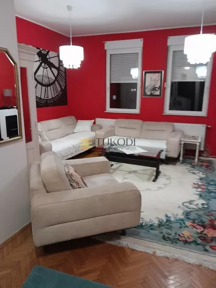 Petra Drapšina | 4zida.rs