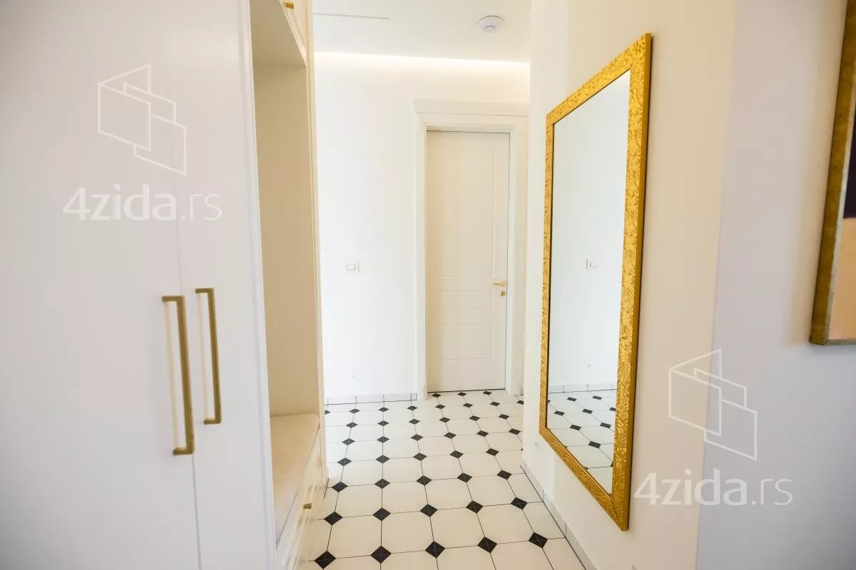 Petosoban stan | 4zida