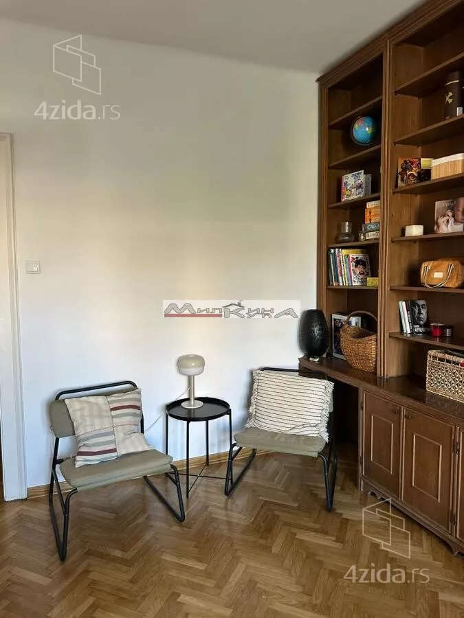 Četvoroiposoban stan | 4zida