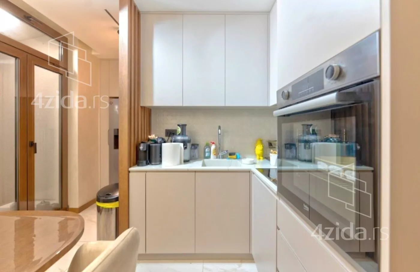 Šestosoban stan | 4zida