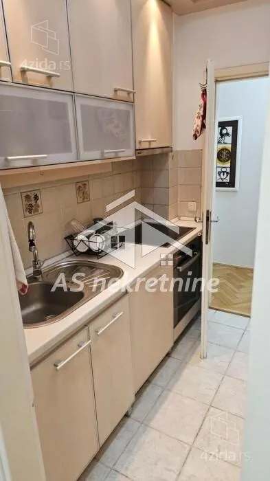 Četvoroiposoban stan | 4zida