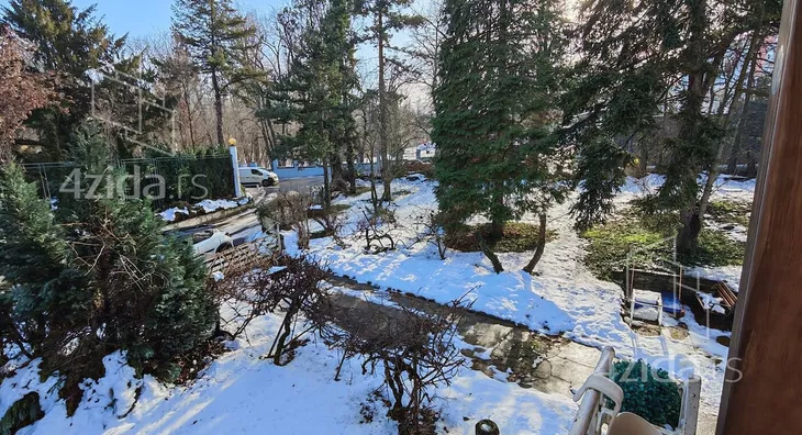 Troiposoban stan | 4zida