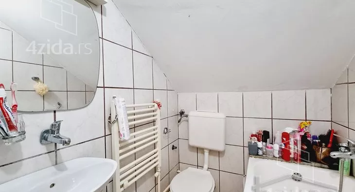Šestosoban stan | 4zida