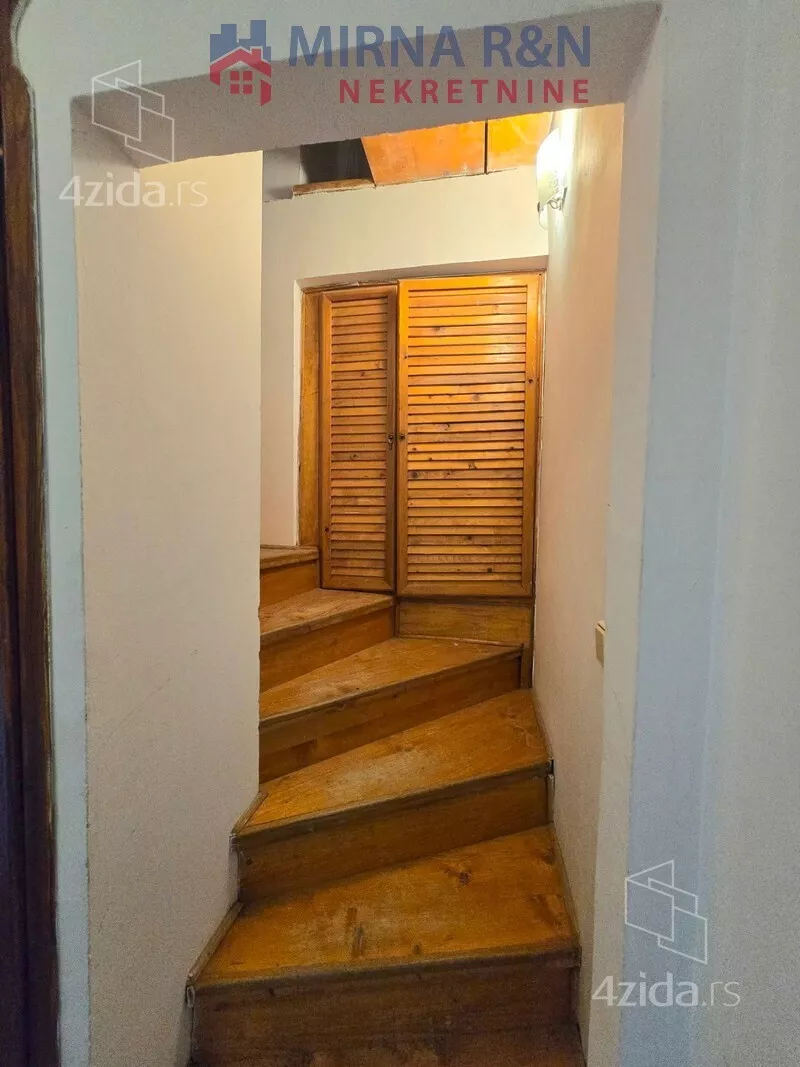 Četvoroiposoban stan | 4zida