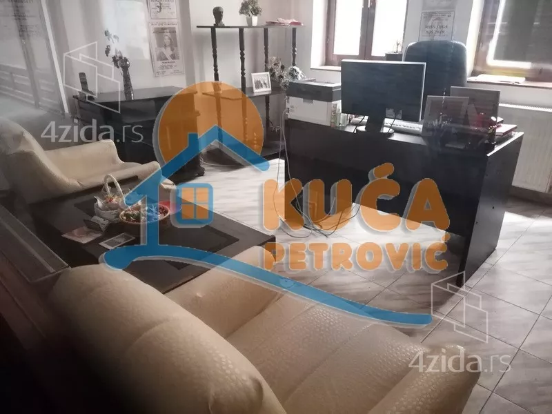Lokal | 4zida