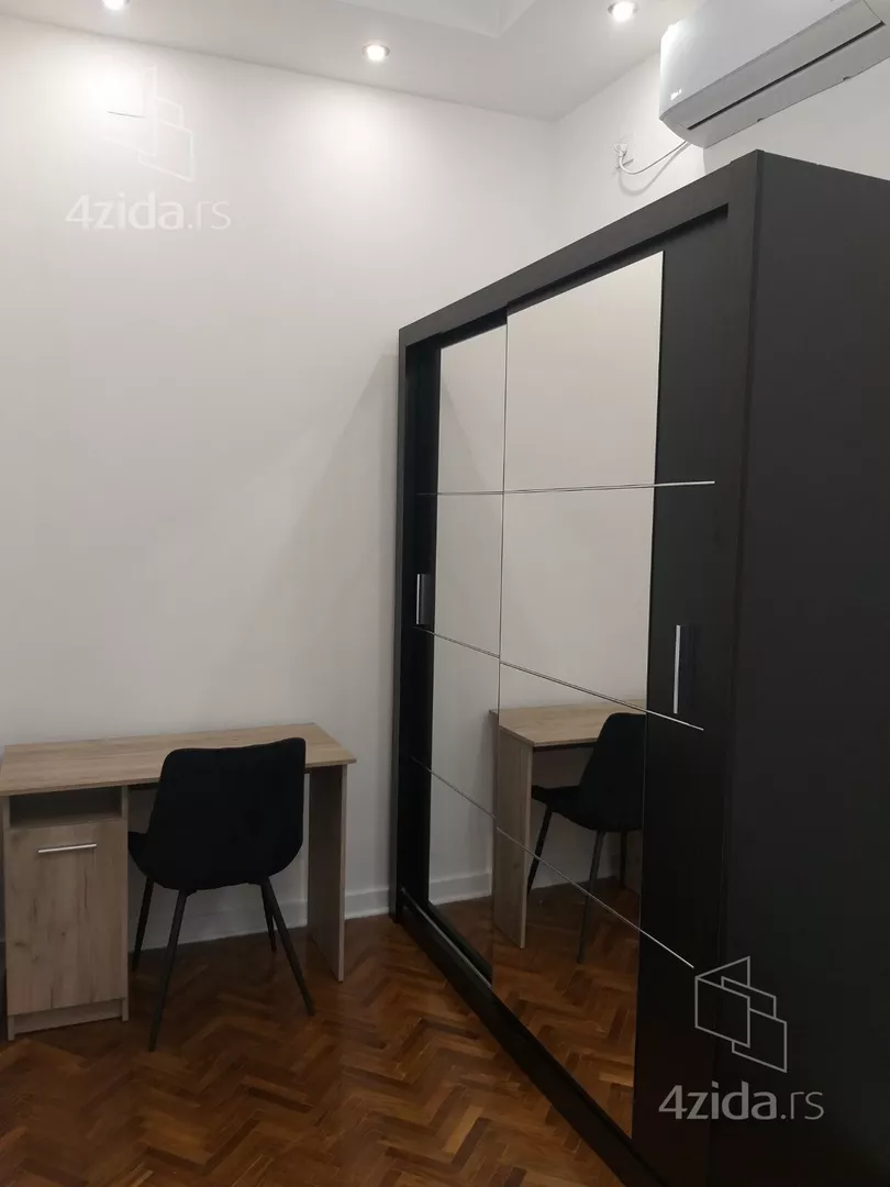 Četvoroiposoban stan | 4zida