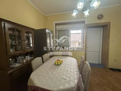 Mala Amerika | 4zida.rs