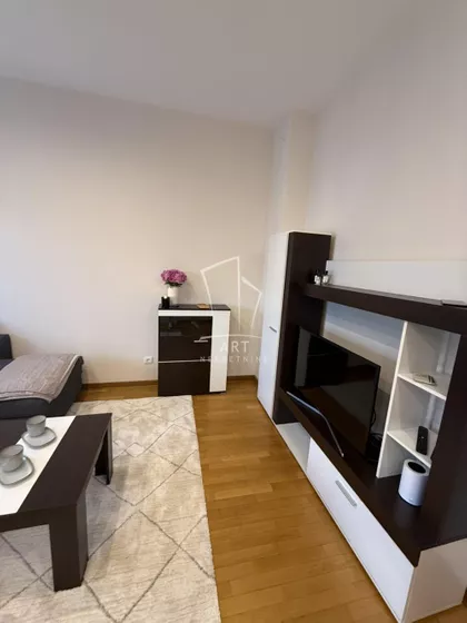 Niška | 4zida.rs